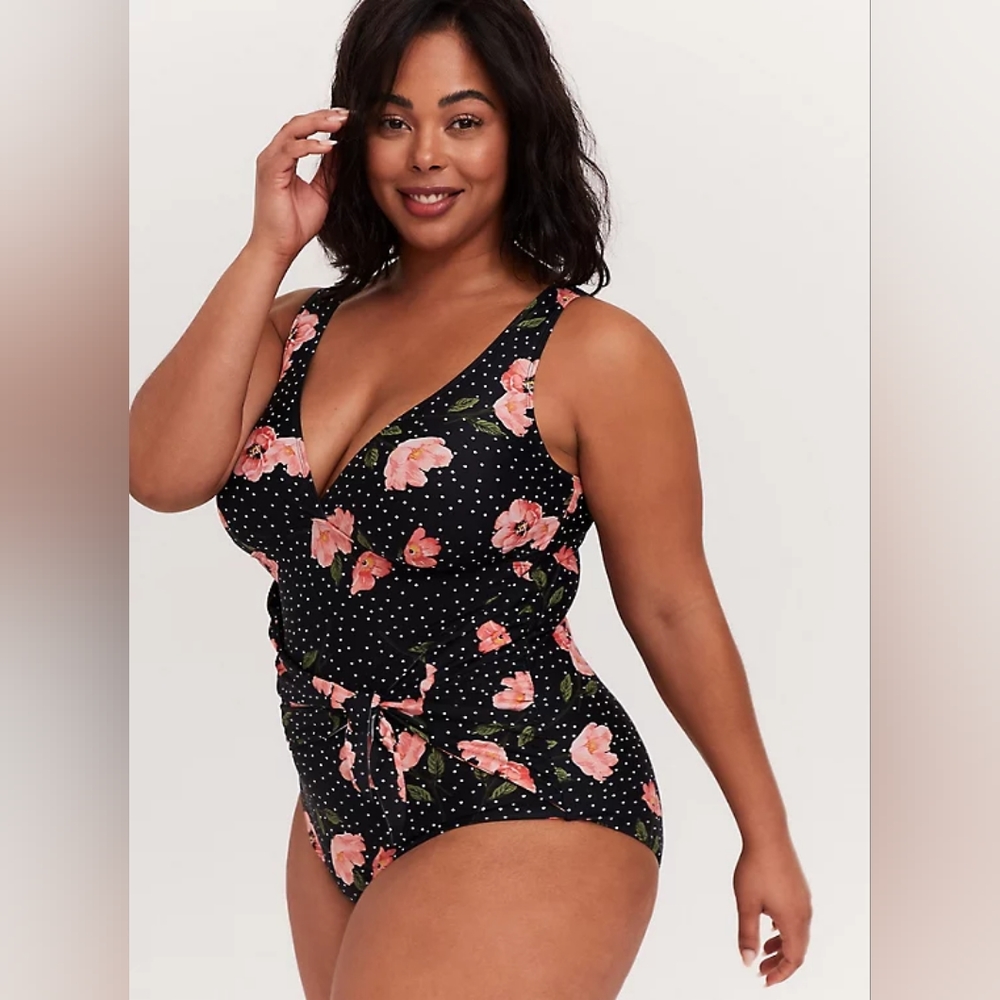 Torrid Floral & Polka Dot Tie Front Wireless One Piece Swimsuit Size 5